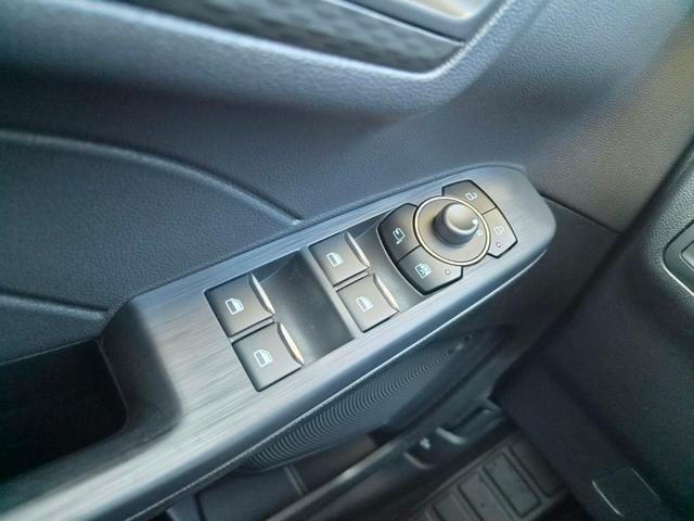 Ford Kuga Titanium 243PS PHEV Automatik elektr. PanoDach Sitzheizung v+h Lenkradheizung Frontscheibe beheizb. Klimaautomatik Navi SYNC4 Apple CarPlay Android Auto Touchscreen PDC 4xKamera 2xKeyless 17"LM vollelektr. Reichweite 66KM 