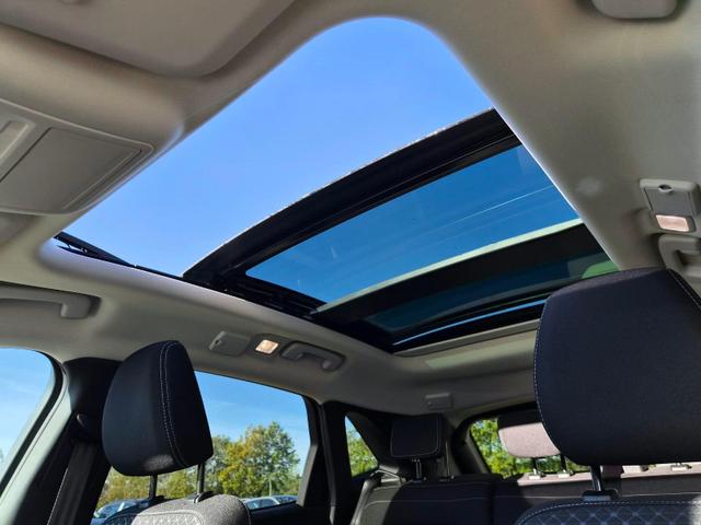 Ford Kuga Titanium 243PS PHEV Automatik elektr. PanoDach Sitzheizung v+h Lenkradheizung Frontscheibe beheizb. Klimaautomatik Navi SYNC4 Apple CarPlay Android Auto Touchscreen PDC 4xKamera 2xKeyless 17"LM vollelektr. Reichweite 66KM 