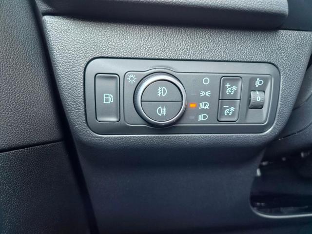 Ford Kuga Titanium 243PS PHEV Automatik elektr. PanoDach Sitzheizung v+h Lenkradheizung Frontscheibe beheizb. Klimaautomatik Navi SYNC4 Apple CarPlay Android Auto Touchscreen PDC 4xKamera 2xKeyless 17"LM vollelektr. Reichweite 66KM 