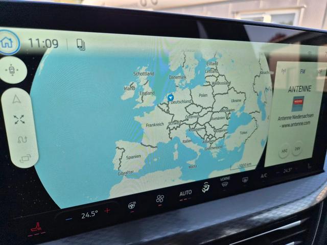 Ford Kuga Titanium 243PS PHEV Automatik elektr. PanoDach Sitzheizung v+h Lenkradheizung Frontscheibe beheizb. Klimaautomatik Navi SYNC4 Apple CarPlay Android Auto Touchscreen PDC 4xKamera 2xKeyless 17"LM vollelektr. Reichweite 66KM 