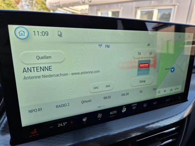Ford Kuga Titanium 243PS PHEV Automatik elektr. PanoDach Sitzheizung v+h Lenkradheizung Frontscheibe beheizb. Klimaautomatik Navi SYNC4 Apple CarPlay Android Auto Touchscreen PDC 4xKamera 2xKeyless 17"LM vollelektr. Reichweite 66KM 