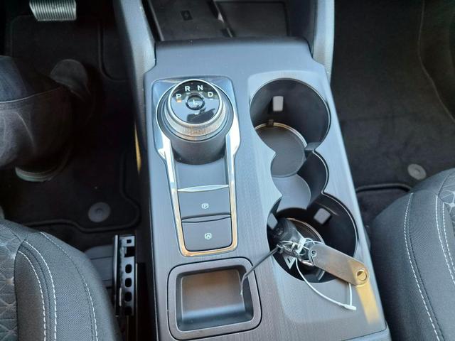 Ford Kuga Titanium 243PS PHEV Automatik elektr. PanoDach Sitzheizung v+h Lenkradheizung Frontscheibe beheizb. Klimaautomatik Navi SYNC4 Apple CarPlay Android Auto Touchscreen PDC 4xKamera 2xKeyless 17"LM vollelektr. Reichweite 66KM 