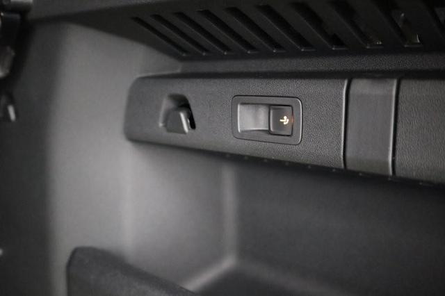 Skoda Elroq 85 Sportline 286PS Automatik schwenkb. AHK Teil-Leder Klimaautomatik Sitzheizung v+h Lenkradheizung Frontscheibe beheizb. ACC R&uuml;ckf.Kamera PDC wireless Apple Carplay Android Auto 2xKeyless 20-LM vollelektr. Reichweite 561Km 