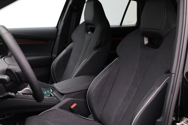 Skoda Elroq 85 Sportline 286PS Automatik schwenkb. AHK Teil-Leder Klimaautomatik Sitzheizung v+h Lenkradheizung Frontscheibe beheizb. ACC R&uuml;ckf.Kamera PDC wireless Apple Carplay Android Auto 2xKeyless 20-LM vollelektr. Reichweite 561Km 