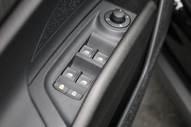 Skoda Elroq 85 Sportline 286PS Automatik schwenkb. AHK Teil-Leder Klimaautomatik Sitzheizung v+h Lenkradheizung Frontscheibe beheizb. ACC R&uuml;ckf.Kamera PDC wireless Apple Carplay Android Auto 2xKeyless 20-LM vollelektr. Reichweite 561Km 