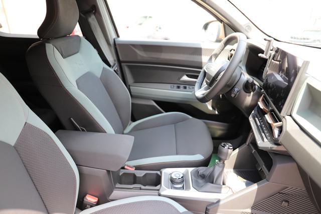 Dacia Duster TCe 130 Extreme 4x4 - AHK/Navi/360°/SHZ/18" GJR/App/Assistenz 