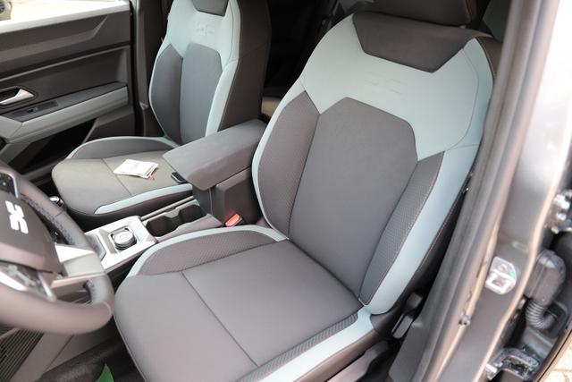 Dacia Duster TCe 130 Extreme 4x4 - AHK/Navi/360°/SHZ/18" GJR/App/Assistenz 