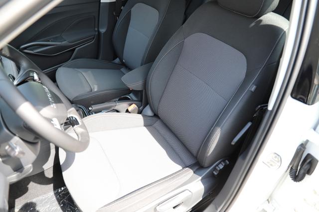 Skoda Fabia Selection 80PS - SHZ/App/Climatronic/LED/PDC/5J Garantie 