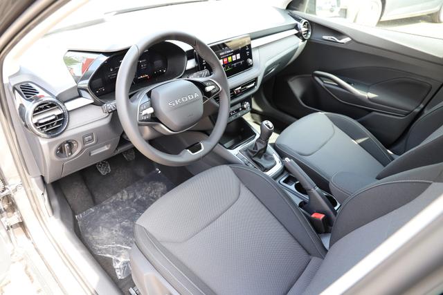 Skoda Fabia Selection 80PS - SHZ/App/Climatronic/LED/PDC/5J Garantie 