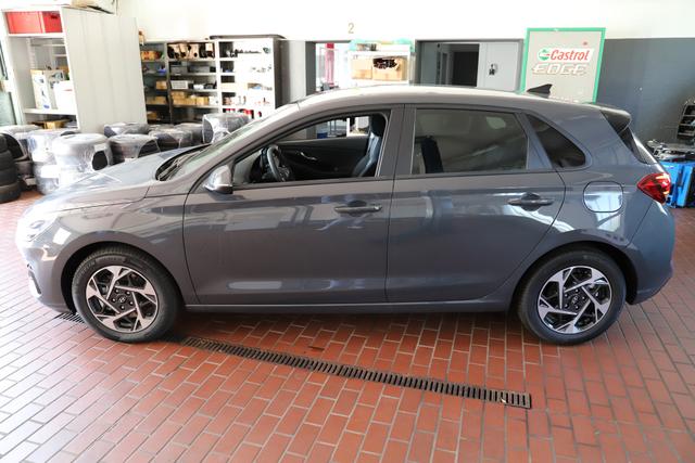 Hyundai i30 Family 96PS - Navi/RFK/App/SHZ/Alu/LED/ 