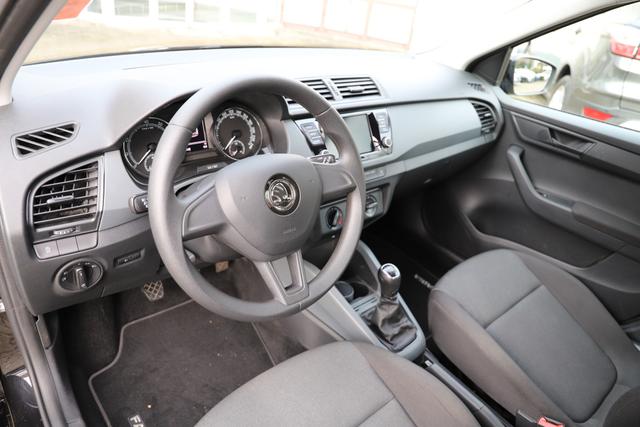 Skoda Fabia 1.0l 60 PS Cool Plus - SHZ/AHK/BLUETOOTH/PDC/GJR/LM 