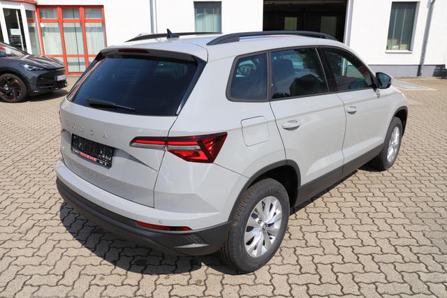 Skoda Karoq Selection 150PS TSI DSG - Navi/AHK/RFK/Lodge/KESSY/4J Garantie 
