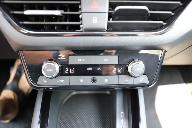 Skoda Kamiq Selection Edition 116PS TSI DSG - AHK/RFK/SHZ/KESSY/App/5J Garantie 