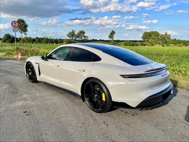Porsche Taycan Turbo - Burm/PCCB/PDCC/Nacht/HuD/Olea/Inno/Approved 8/28, NP 218.000&euro;! 