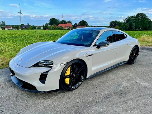Porsche Taycan - Turbo - Burm/PCCB/PDCC/Nacht/HuD/Olea/Inno/Approved 8/28, NP 218.000&euro;!