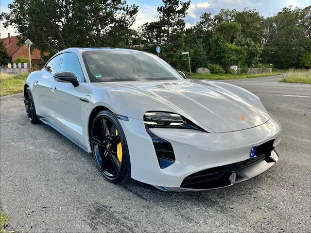 Porsche Taycan Turbo - Burm/PCCB/PDCC/Nacht/HuD/Olea/Inno/Approved 8/28, NP 218.000&euro;! 