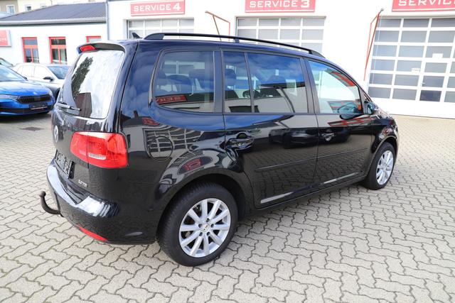 Volkswagen Touran 2.0 TDI 140 PS DSG - PANO/NAVI/AHK/RFK/PDC/SHZ/GRA 