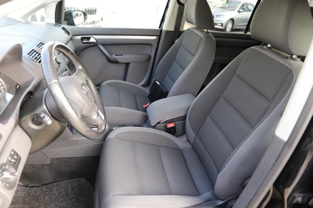 Volkswagen Touran 2.0 TDI 140 PS DSG - PANO/NAVI/AHK/RFK/PDC/SHZ/GRA 
