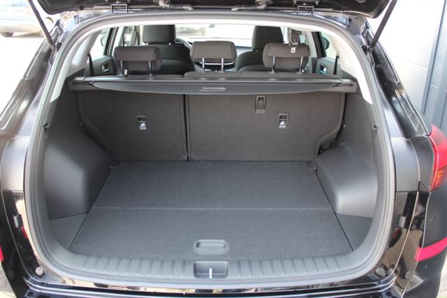 Hyundai Tucson 1,6 GDi 2WD MT  Winterpaket 2: Sitzheizung, Beheizbares Lenkrad    BG2WD Phantom Black