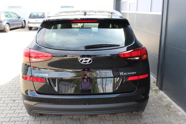 Hyundai Tucson 1,6 GDi 2WD MT  Winterpaket 2: Sitzheizung, Beheizbares Lenkrad    BG2WD Phantom Black