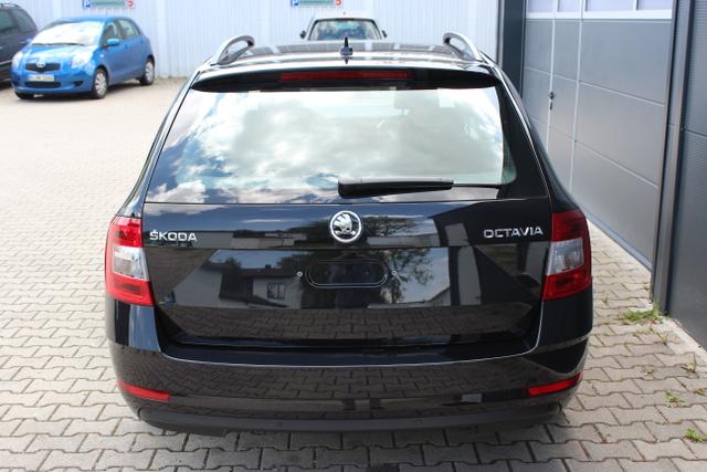 Skoda Octavia III Combi Ambition 1,5 TSI – 110 KW – DCT –	Schwarz	 Metallic Stoff schwarz