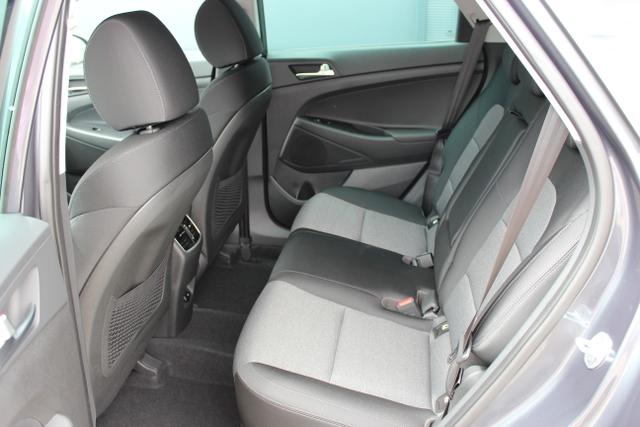 Hyundai Tucson Level 3 1,6 T-GDi 2WD DCT 805q Navi 18 SHH PG			 	Navi.DAB+18Zoll+ Sitzh.h. Privacy Glas	Micron Grey