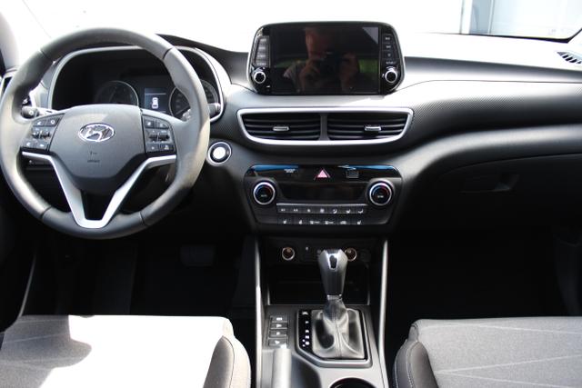 Hyundai Tucson Level 4 1,6 T-GDi 4WD DCT 812qn SHH Alu17			ÖS	Navi.DAB+17Zoll+ Sitzh.h. Privacy Glas	Olivine Grey