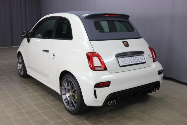 595 Cabrio MY20-Competizione 1.4 T-Jet 132 KW (180PS)227 - Iridato Weiß	409 - Integral-Sportsitze Leder Braun/Schwarz (Teilflächen in Lederoptik), Verdeck Titangrau		