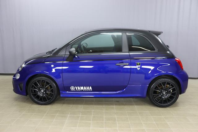 595 Monster Energy Yamaha (165PS) E6D Final        			626 - Bicolore Scorpione Schwarz/Podio Blau	074 - Integral-Sportsitze Monster Energy Yamaha		