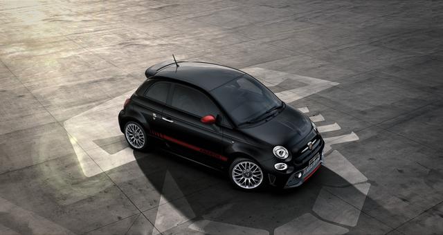 876 Scorpione Schwarz	Integral Sportsitze Stoff Schwarz ohne Aufpreis		