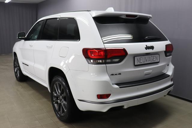 Jeep Grand Cherokee MY19 3.0l V6 184kW / 250PS  MJ Harman Kardon Allrad Automatikgetriebe		PW7 - Bright White	1W5 - Nappaleder Velours Black (schwarz)	AWB Quadra-Drive Allradsystem                                                                     GWJ Command View Panorama-Glasdach                                                   JPM Sitzheizung für Fahrer und Beifahrer                                                    JPZ Sitzheizung hinten                                      