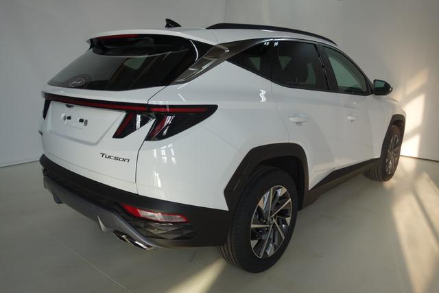 Tucson NX4 Smart Line 1,6 CRDi 2WD t1ds0-P1-O3 Polar White 012431 RP