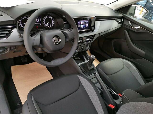 Front assist skoda