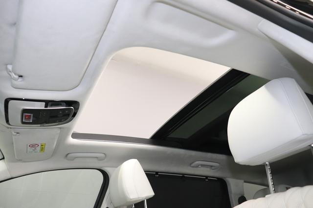 Hyundai SANTA FE - Luxury Line 1.6 T-GDi 4WD 195kW Plug-In Hybrid 4x4 , 5-Sitzer, 5 Jahre Garantie Panoramadach, Klimaautomatik, Sitzheizung vorne und hinten, Sitzbelüftung, Navigationssystem, KRELL-Soundsystem, 360° Kamera, Einparkassistent, Head-up-Display, Voll-LED-Scheinwerfer Lagerfahrzeug