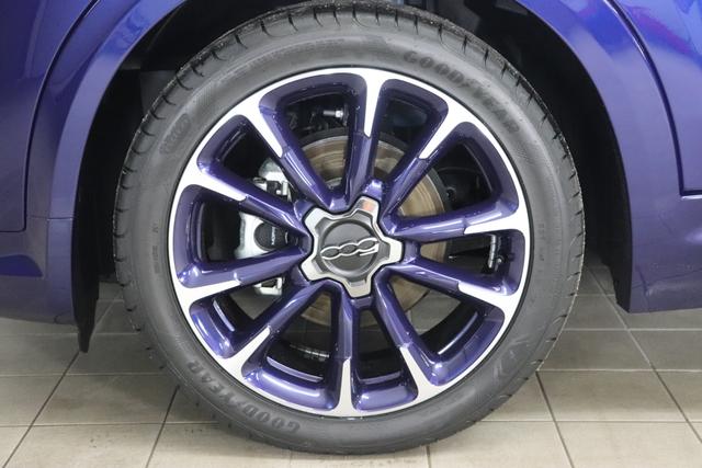 1.0 Firefly Turbo Benzin 4x2 YACHT CLUB CAPRI 88kW (120PS) 888 Venezia Blau