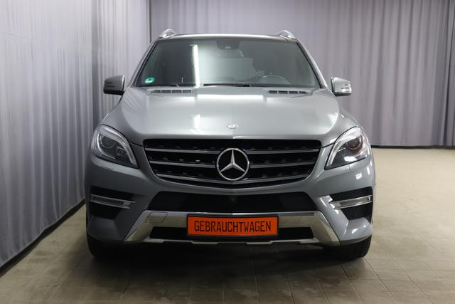 Mercedes Benz ML500 4Matic 7 G tronic BCA Benzin 5.0 300kW Automatik Silber Leder