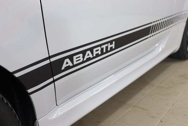 Abarth 595C 1.4 Benzin 107kW Schalter Campovolo Grau Leder