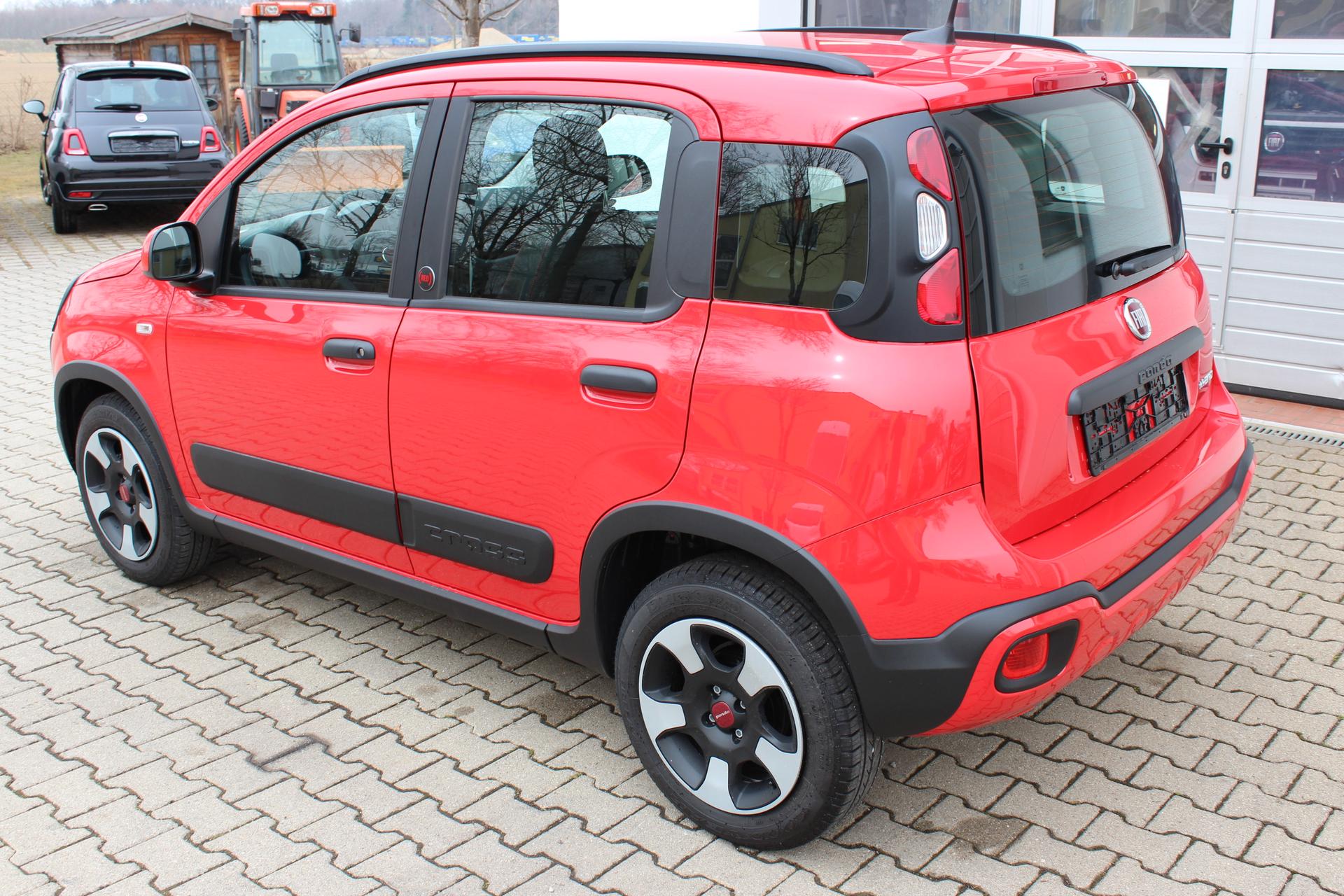 Fiat Panda RED 1.0 GSE Hybrid 51kw (70PS) Uconnect™ Touchscreenradio