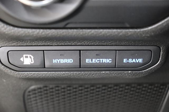 "2.0 4xe Sahara Plug-In Hybrid 280 (380) 8-Stufen- Automatikgetriebe"Granite Crystal Metallic PAU 5CD TCV + 211 Leder BRAUN "AFF+212+JPM Overland-Paket 0ZT+LMS Sicherheits-Paket AD6 LED Lightning Group mit LED-Hauptscheinwerfer AAN Technologie-Paket AHT Lichtmaschine / Batterie mit erhöhter Kapazität AFB Dachhimmel mit zusätzlicher Geräuschdämmung6 LSB Alarmanlage CWA MOPAR® Allwetter-Fußmatten XNY Off-Road Frontkamera RDG GLOBAL TELEMATICS BOX MODULE (TBM) XC3 MOPAR® Haltegriffe Wrangler/ Wrangler Unlimited 5CD Granite Crystal RTR E Call SOS klic"