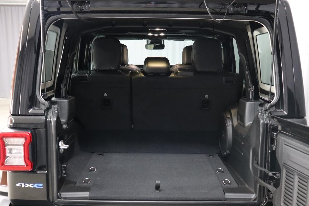 Jeep Wrangler Unlimited Sahara 2,0 280KW UVP 84.050,00 Plug-In Hybrid,  Overland Paket, Dachhimmel mit zusätzlicher Geräuschdämmung, Alarmanlage,  Sicherheitspaket Geschwindigkeitsregelanlage adaptiv, Totwinkel Assistent  hinterer Querbewegungserkennug