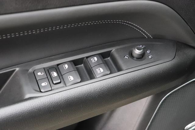 Jeep Compass Plug-In Hybrid 601 Solid Black