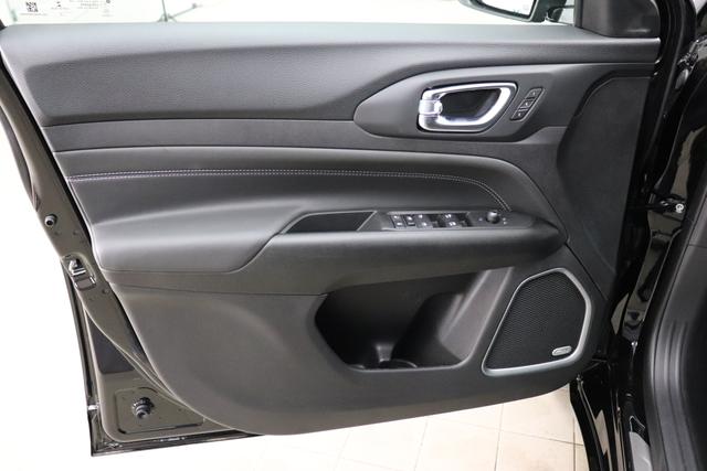 Jeep Compass Plug-In Hybrid 601 Solid Black