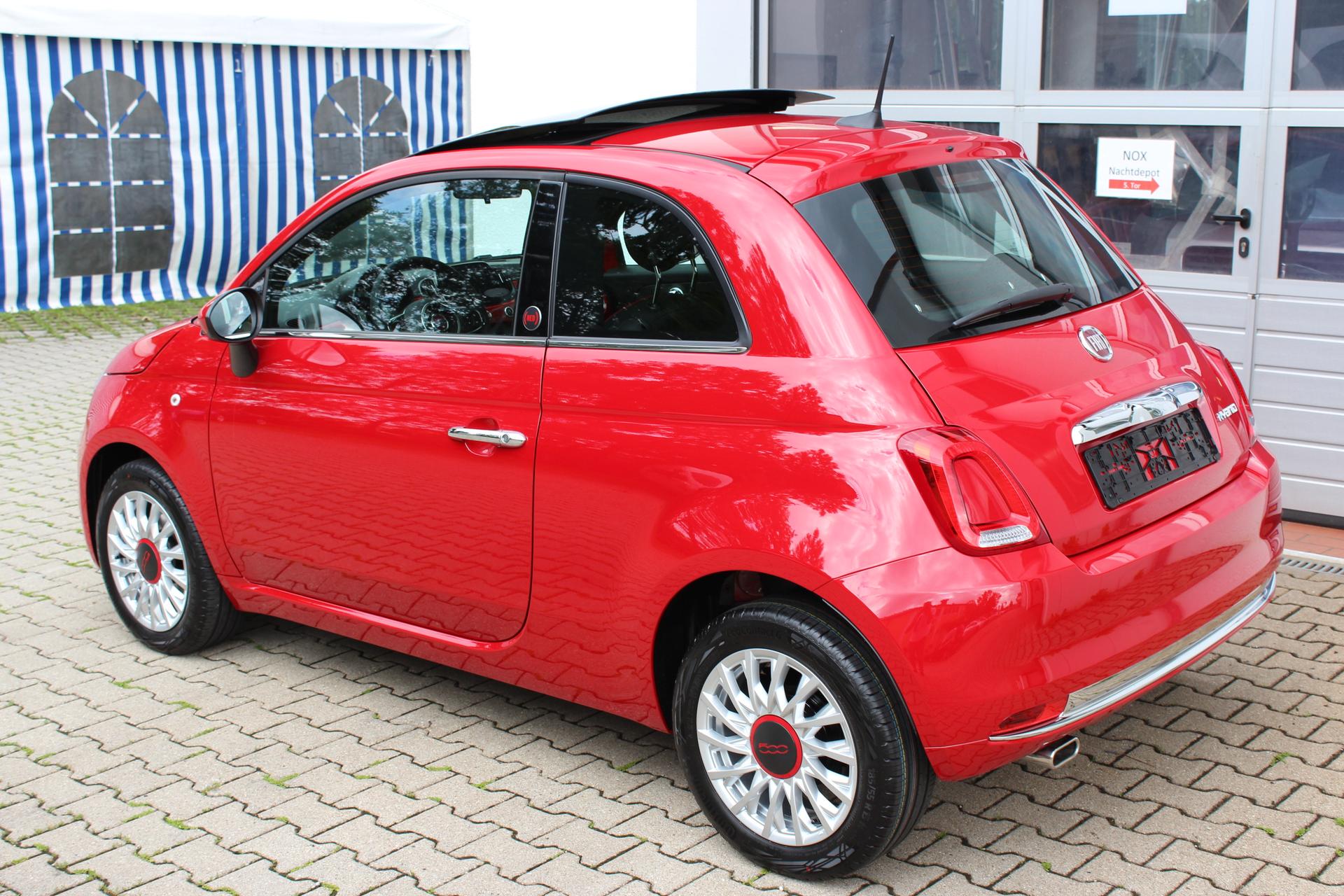 Modell 2022 500 Limousine 1.0 Hybrid  51kW (69PS) 			Uni Sonderlackierung Passione Rot (111) 	338 Stoff Fiat Monogramm		