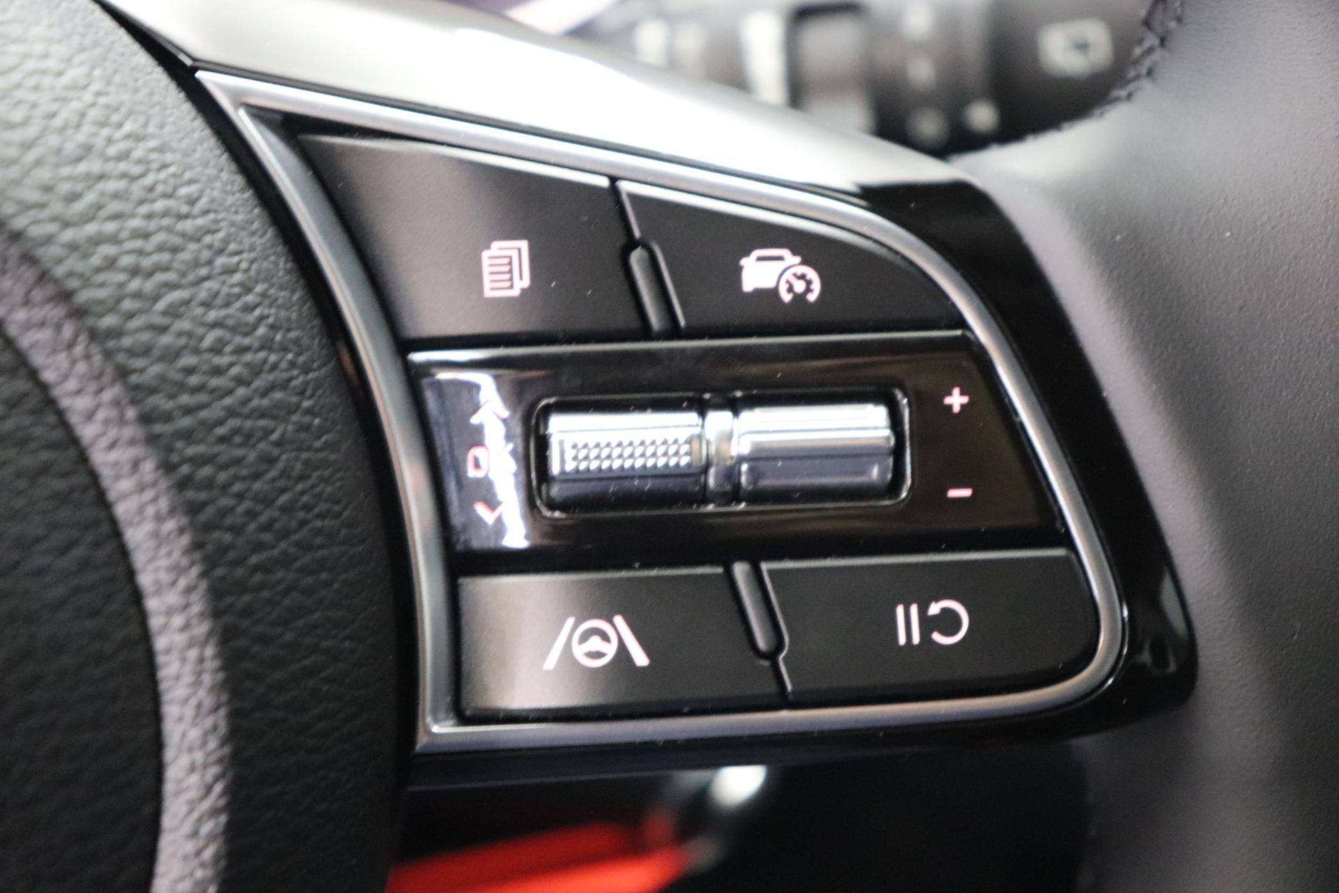 Kia Ceed Sportswagon Silver 1.0 T-GDI 74 kW (101 PS) Klimaanlage, Radio, DAB,  Sitzheizung, Lenkradheizung, Bluetooth, Freisprecheinrichtung, Lichtsensor,  Einparkhilfe hinten, Tempomat, Frontkolisionswarner, Spurfolgeassistent,  uvm.