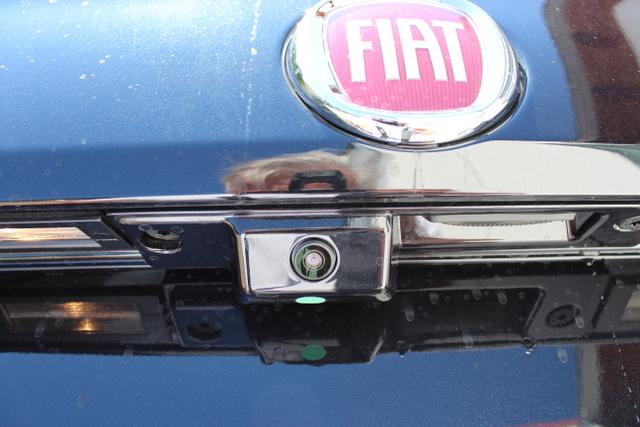 Fiat TIPO 5-Türer MY22 City Cross 1.0 74kW (100PS) 718 Cinema Schwarz, "316 Rückfahrkamera mit dynamischen Führungslinien 7QC Uconnect 7"" NAV Navigationssystem ", Beispielbilder, ggf. teilweise mit Sonderausstattung