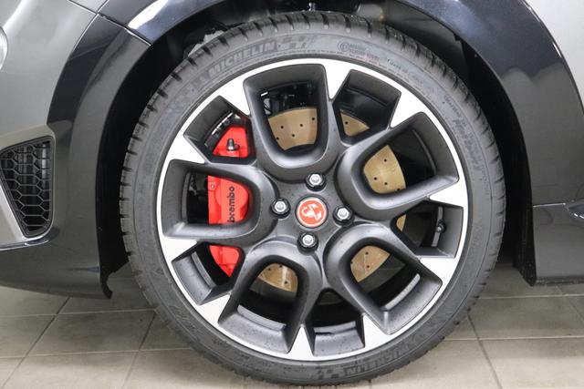 595 & 695 MY22 695 Tributo 131 Rally 1.4 T-Jet 132 kW (180 PS) 695 - Record Grau 148 - Rennsport-Schalensitze "Sabelt® Racing" Stoff/Kunstleder Schwarz mit blauen Einsätzen