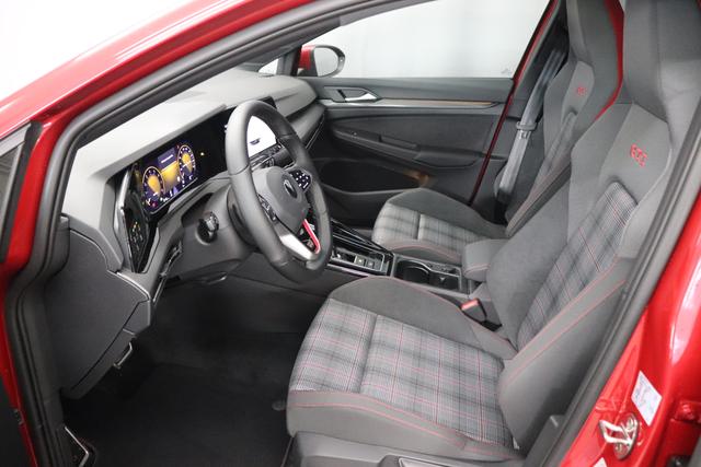 Volkswagen New Golf GTi Sunroof 2.0 180kW Automatik (P8P8) Kings Red Metallic Stoff Soul-Schwarz - Tornadorot