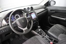 Suzuki Vitara GLX 1.4 Boosterjet 96kW Allgrip 4WDGalactic Gray Metallic	Polsterung SUZUKI-TEX Mikrofaserstoff