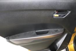 Suzuki Vitara GLX 1.4 Boosterjet 96kW Allgrip 4WDSolar Yellow Pearl Metallic / Cosmic Black Pearl Metallic	Polsterung SUZUKI-TEX Mikrofaserstoff