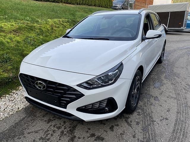 Hyundai i30 Kombi - Pure Sitzheizung, Tempomat, Spurhalteassis...